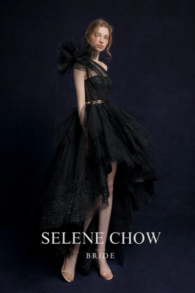 SELENE CHOW 黑色系礼服，图源微博cr：@设计师Selene Chow