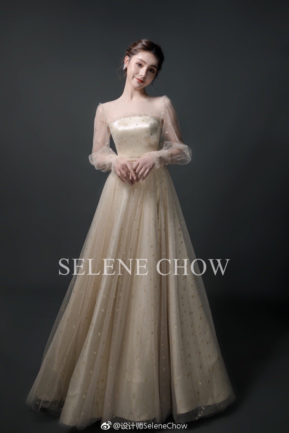 SELENE CHOW 其他色系礼服，图源微博cr：@设计师Selene Chow
