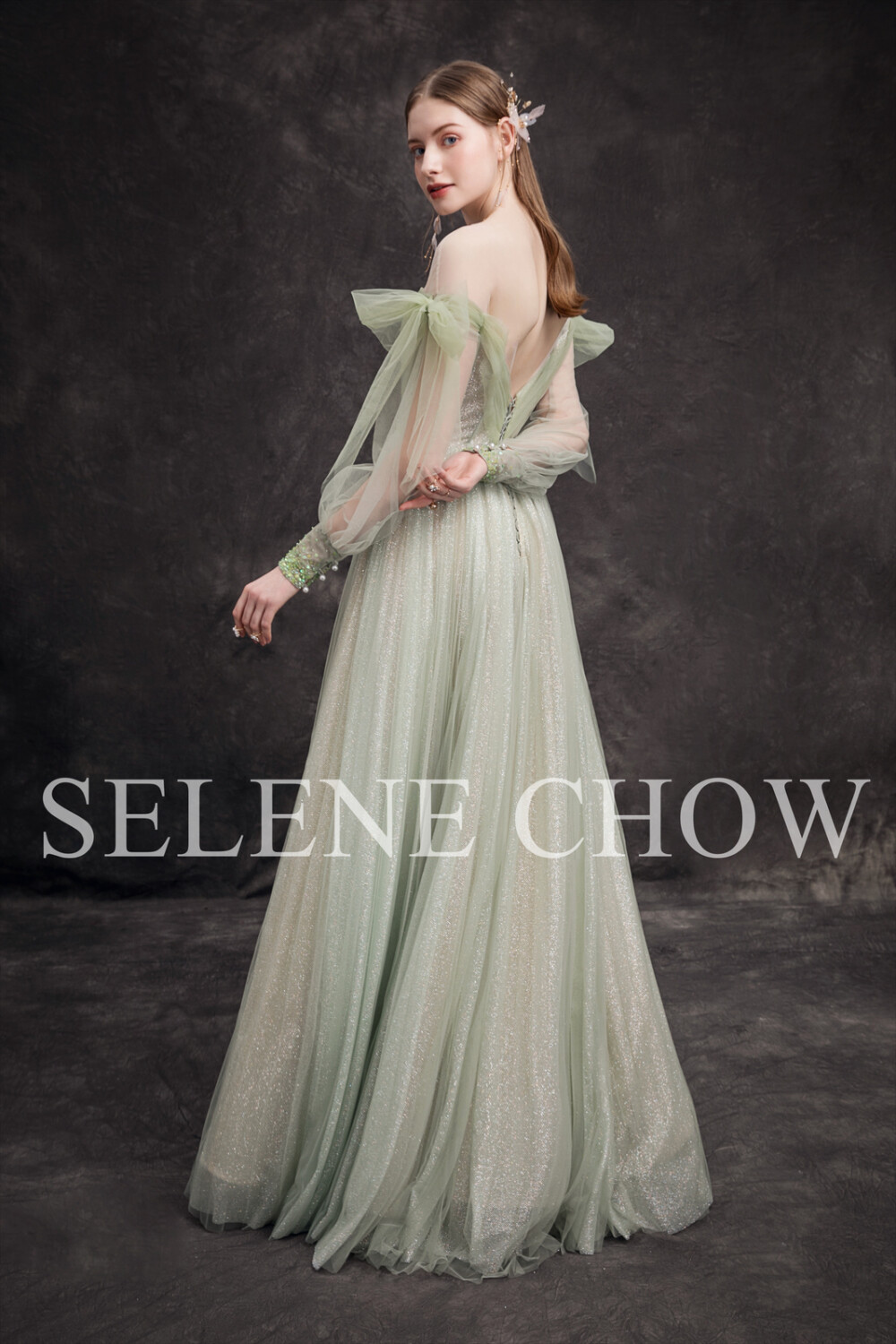 SELENE CHOW 各色系礼服，图源微博cr：@设计师Selene Chow