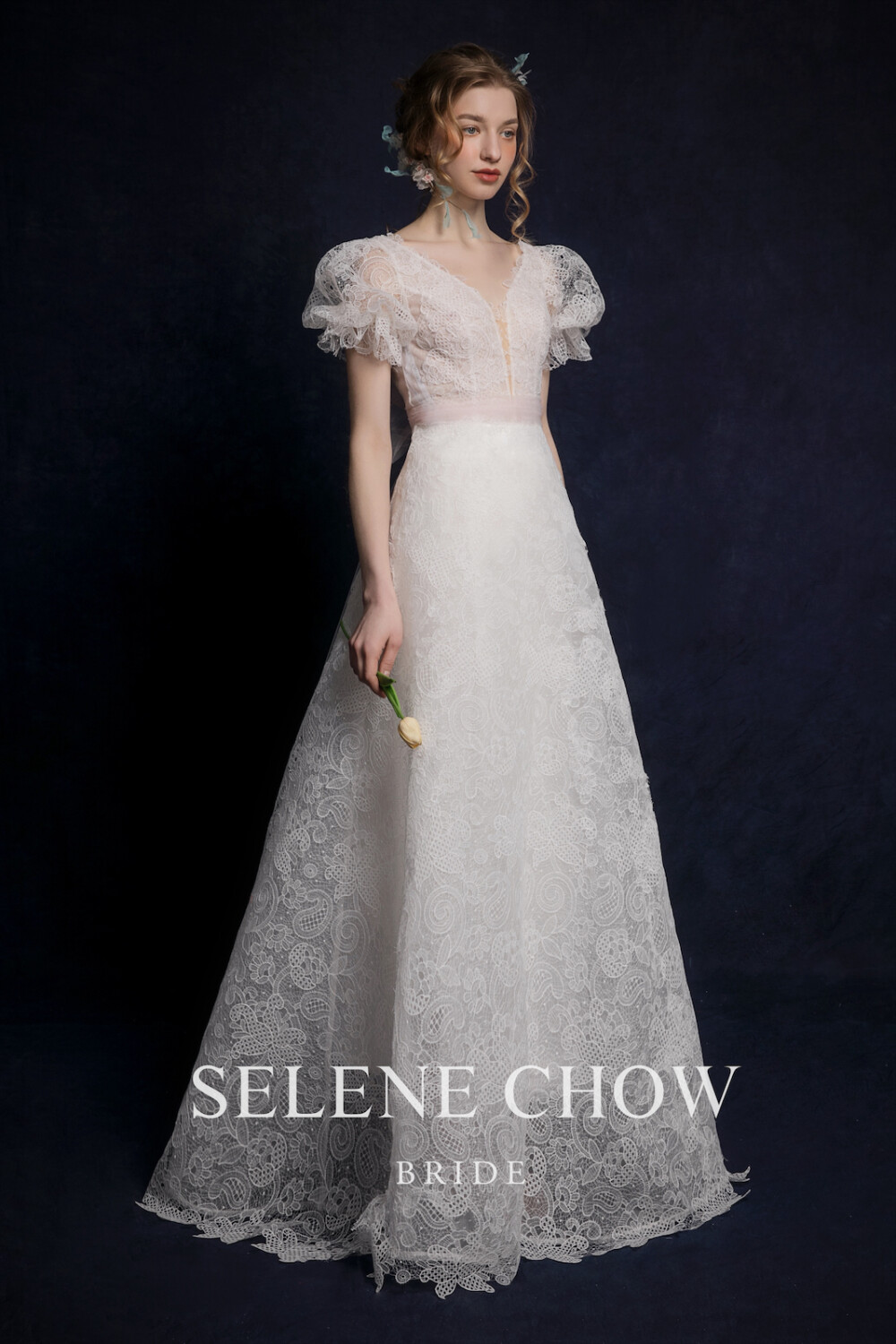 SELENE CHOW 白色系礼服，图源微博cr：@设计师Selene Chow