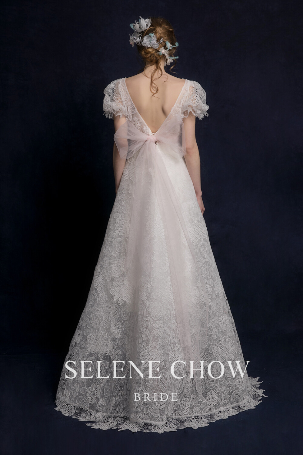 SELENE CHOW 白色系礼服，图源微博cr：@设计师Selene Chow