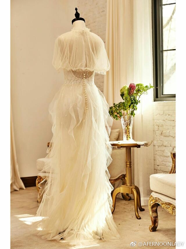 AFERNOONLADY 礼服，图源微博cr：@AFERNOONLADY婚纱礼服高级定制