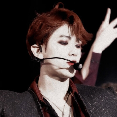 #*边检的真心 上东区的名媛人手一份。*
背景图朴念幼