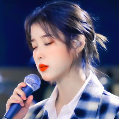 “爱意已经这么明显还要怎么做朋友。”
李知恩*
原截沈喃月