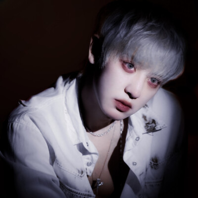 *//信仰與絕望深情交纏/只要在我身边就好/
