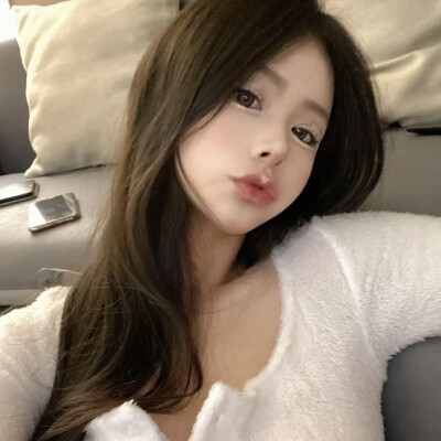 因为小狗只最爱一个，所以它经常孤独，经常等待，经常呜咽，但从不会被谁抱走
