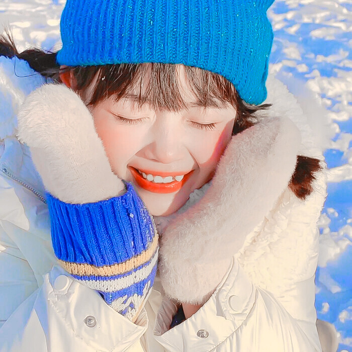 有人说我们这个时代是周杰伦陪着的 有的人走得快遇到了陈奕迅 有的人不经意间回头看见了张国荣 我停了好久遇见了正在奔跑的刘耀文