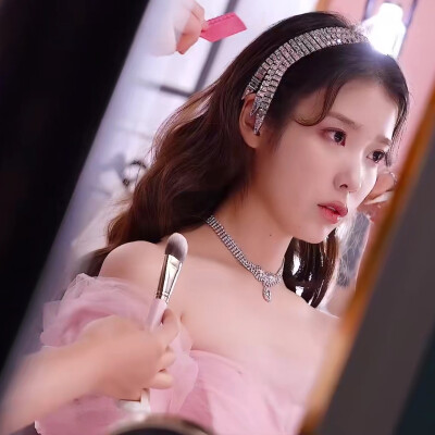 IU。
注明校弧。