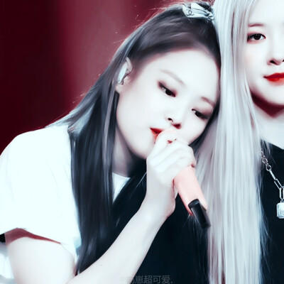 金智妮Jennie.Rosé情头.
“我想你啦 每天都在想你.”
原昼犹昏.