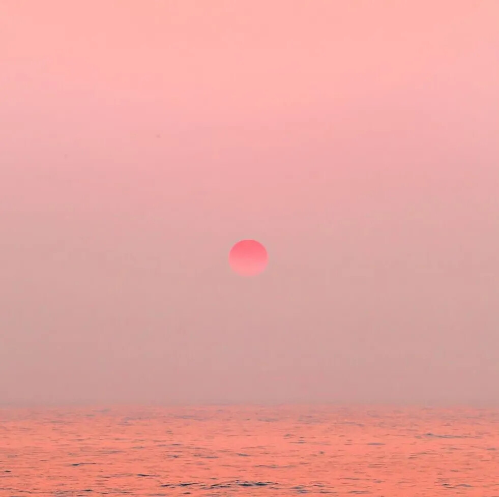 “落日弥漫的橘 天边透亮的星”/云朵/太阳/橘色/温暖/背景