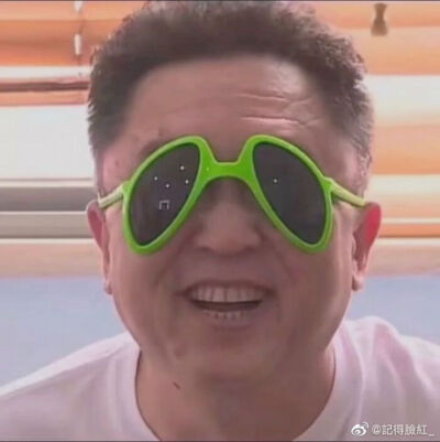 海纳百川，海为什么能纳百川呢？不是因为海大，不是因为海深，是因为海的姿态低。 ——于谦