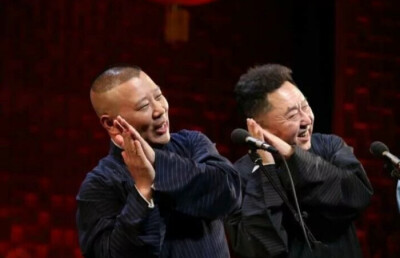 海纳百川，海为什么能纳百川呢？不是因为海大，不是因为海深，是因为海的姿态低。 ——于谦