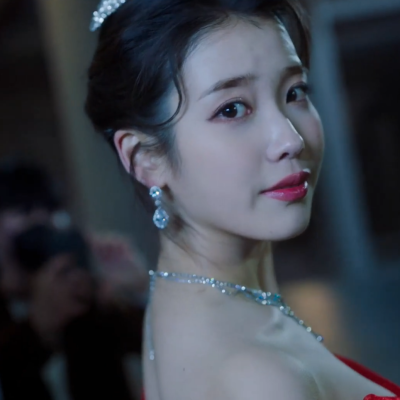 —IU
—见简介