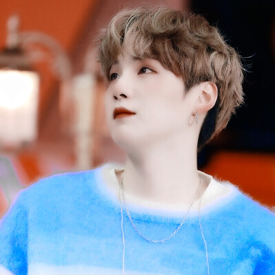 “抓到一只可爱的小猫咪啦！”
闵糖//闵玧其头像
原截©®sugameow_309