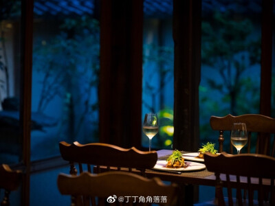 #HOTEL CULTIA#太宰府将江户未期名家留宿过的客房重新改造为仅有4间客房的小旅馆。是以分散着的古民家作为住宿设施再生，在融入当地生活的氛围里，真切的感受太宰府的文化！#晚安，好宿# ​​​