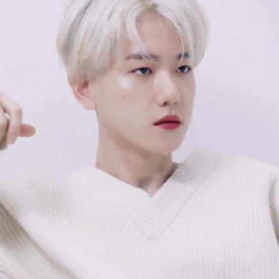 〈我用执着烧死了所有的幼稚跟天真，那片荒野慢慢长出了理智和清醒〉
二改昀年。©边诺离