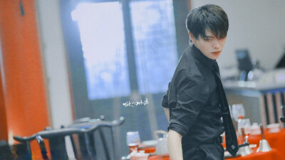 终极笔记张起灵
啊啊啊啊哥哥我可以！！！
抱图点赞+关注
禁二传二改