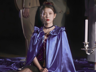 IU（李知恩）