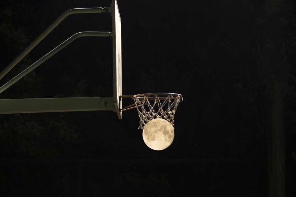 白日春不渡
黑夜万梦星