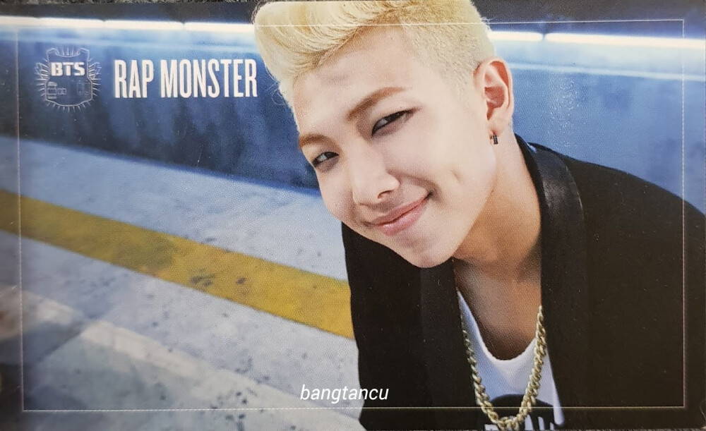 【专辑小卡】
Dark & Wild