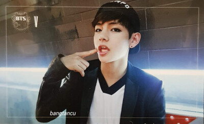 【专辑小卡】
Dark & Wild