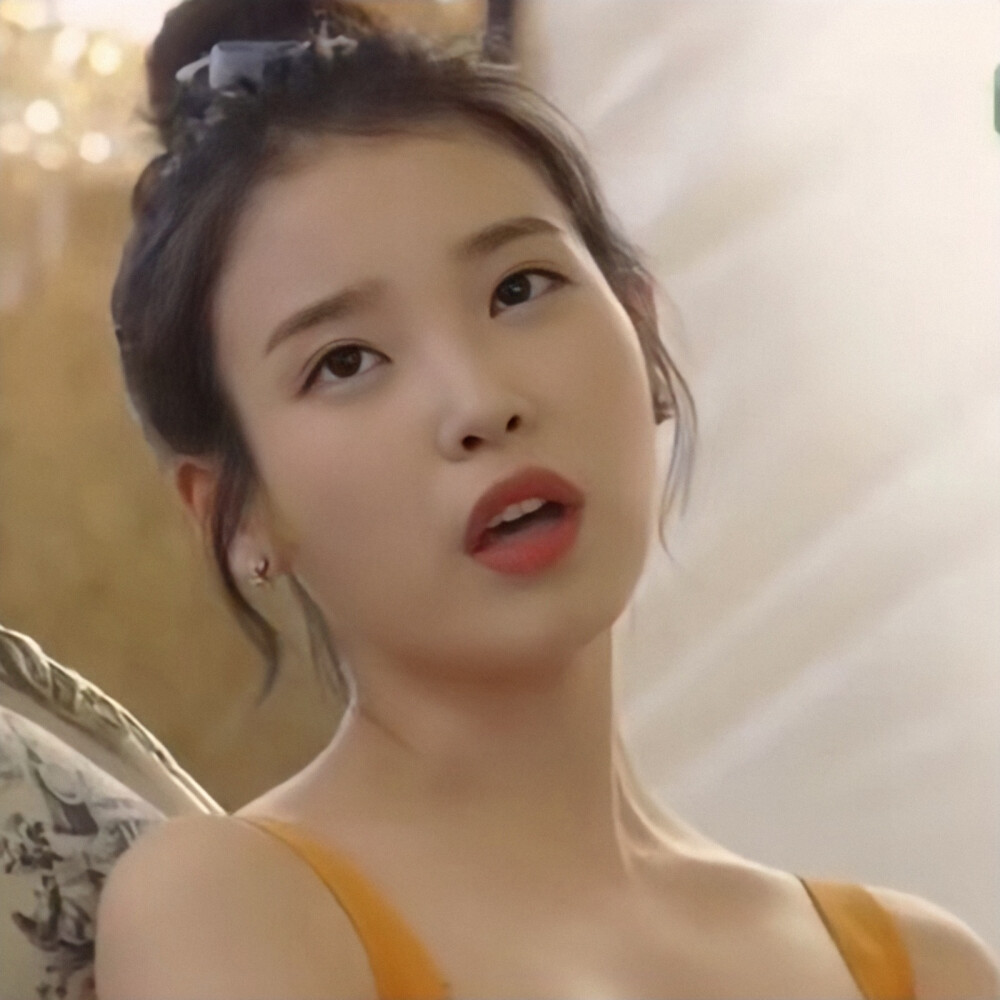 这组二改注名！！！！！麻烦多多字词昨天李知恩颁奖的那一组 