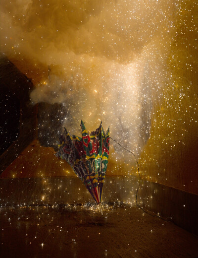 宇宙爆炸 星辰散落人间