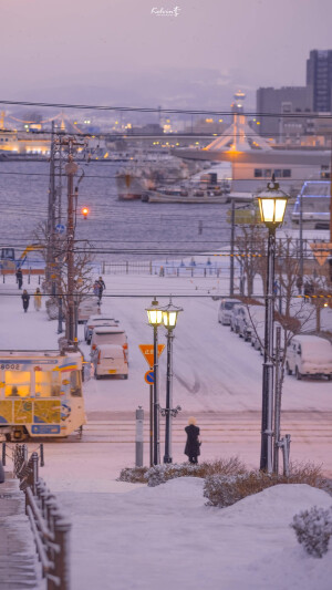 事情我已经给那个美女解释过了 真的很对不起 没有想洗白之类的 想看的话 就去管栎那组可二改底下看 如果有什么不了解之类的 可以在这条底下发评论 我如果看到了就会回你重新解释
关于删图的事 我现在手机被收了 现在用平板 因为学校要求打卡 平板里面没有wb 等我拿到手机 会立马就删图的 然后也会立即告知那位美女的 