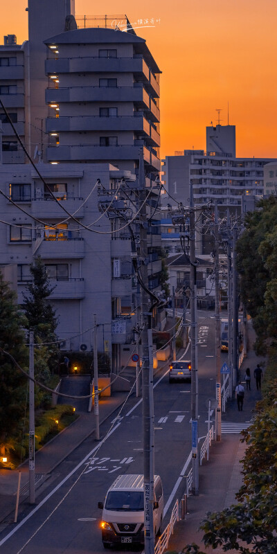 日落黄昏城市街道