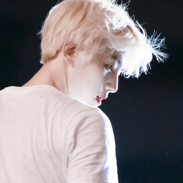 别拿以前的事衡量现在的人,没有人会是以前的样子