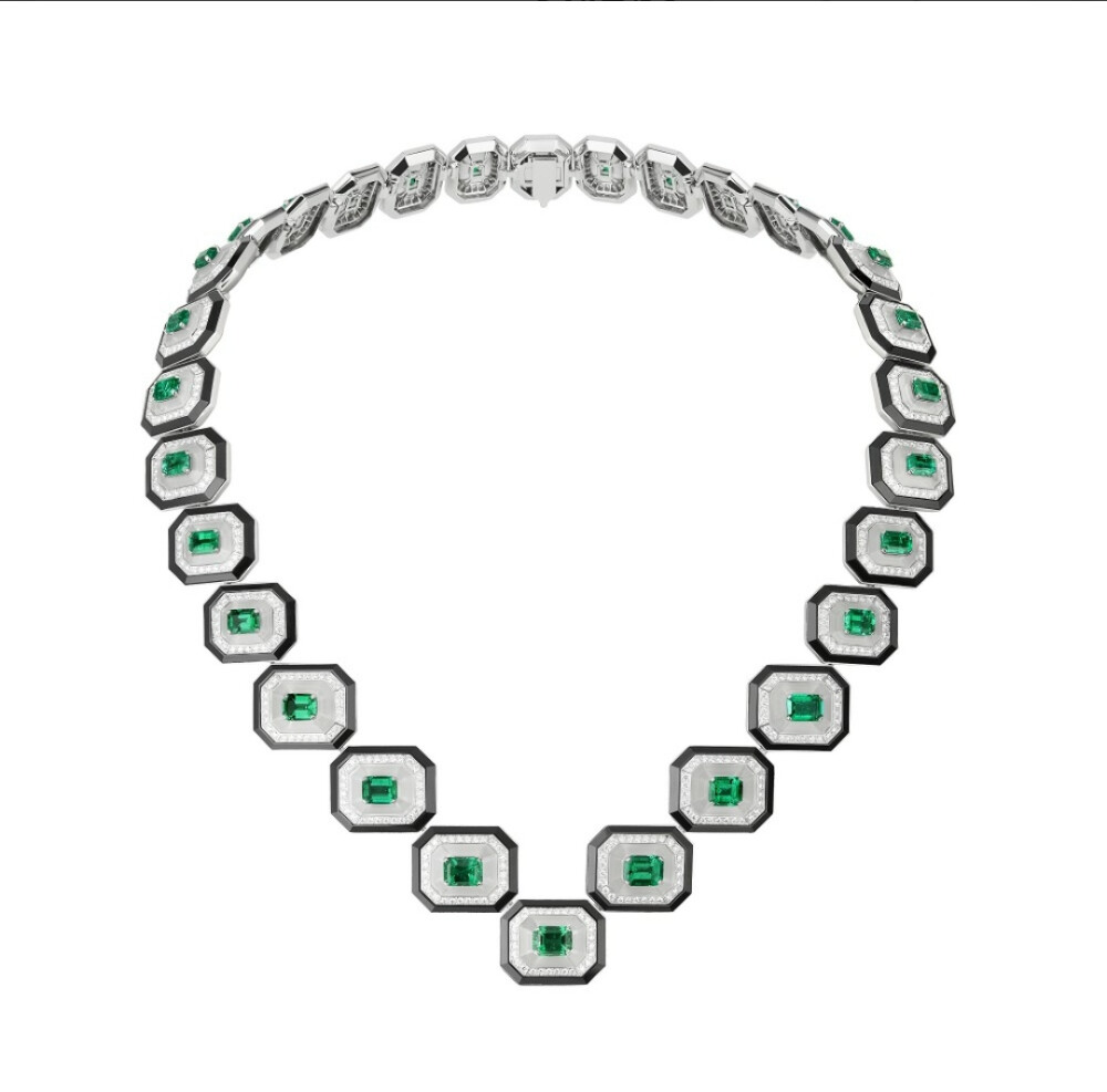Boucheron 刚刚推出新一季高级珠宝系列——「Histoire de Style」，设计灵感源自1920年「装饰艺术」（Art Deco）风潮。Boucheron 创意总监 Claire Choisne 从历史档案库中汲取灵感，重新演绎充满几何装饰美学的设计元素。
