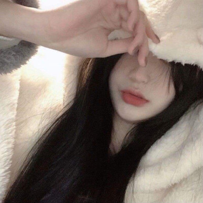 女