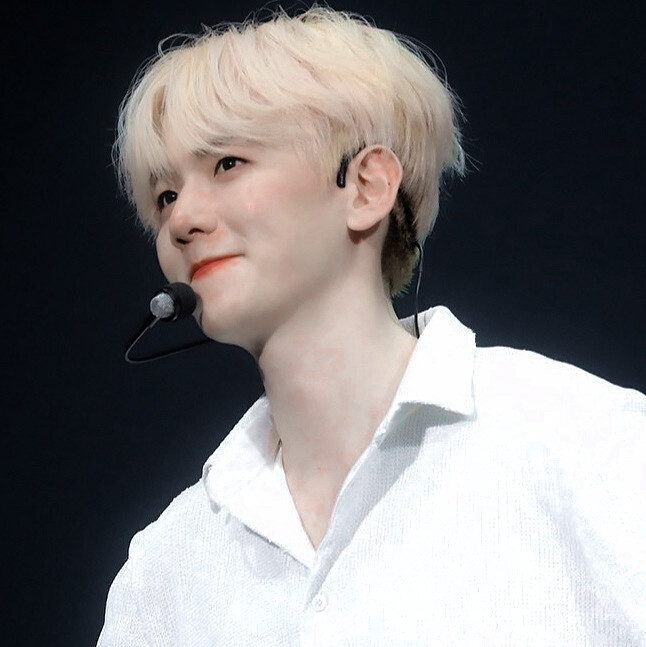 
“你的注视胜过了一万次初雪”
//乾争 ​​