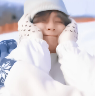 
冬日小熊 金泰亨
TaeHyung Winter Bear
