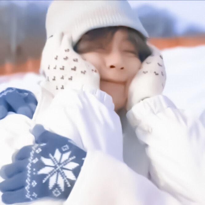 
冬日小熊 金泰亨
TaeHyung Winter Bear
