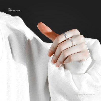 “偷看我的小孩，被我抓住了呦。”
cr.mybrightlight56