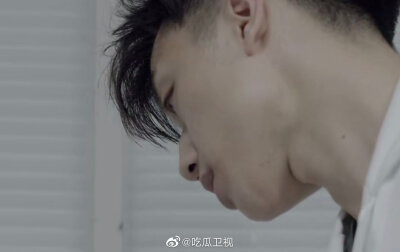 堆糖
我想 糖果即幸福 那么其意是 把糖果堆起来
让自己感到快乐