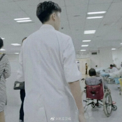 堆糖
我想 糖果即幸福 那么其意是 把糖果堆起来
让自己感到快乐