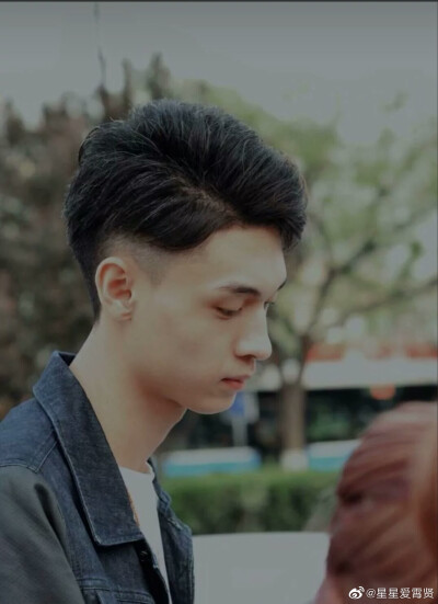 堆糖
我想 糖果即幸福 那么其意是 把糖果堆起来
让自己感到快乐