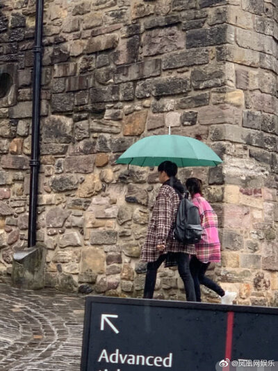 成熟以后，不想再过分取悦谁，和谁在一起舒服就和谁在一起