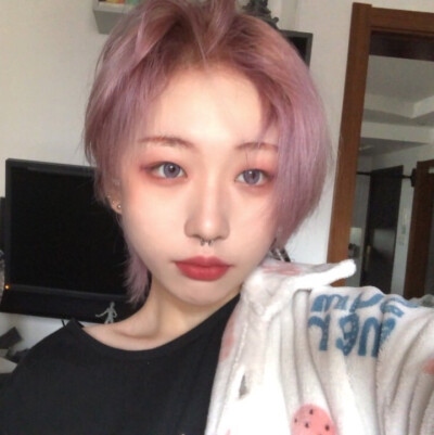 鼻钉人 去当p图素材吧