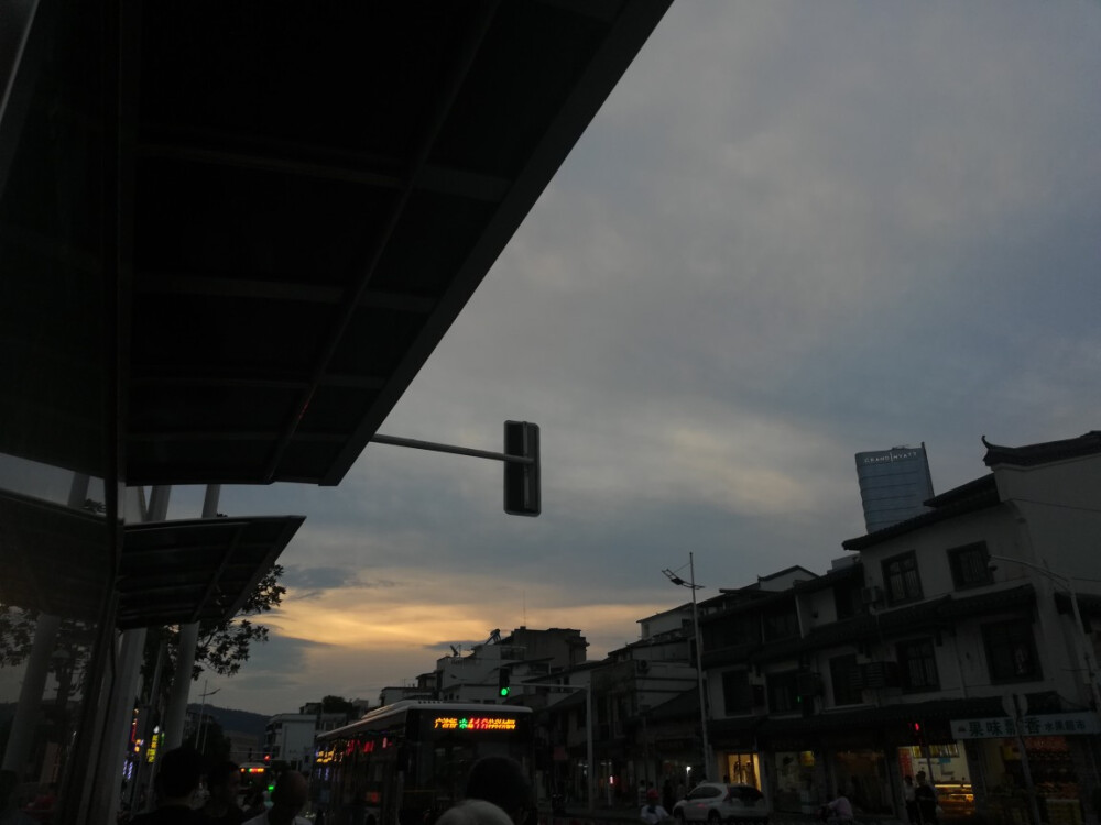 城市 下雨天 朦胧 光线 