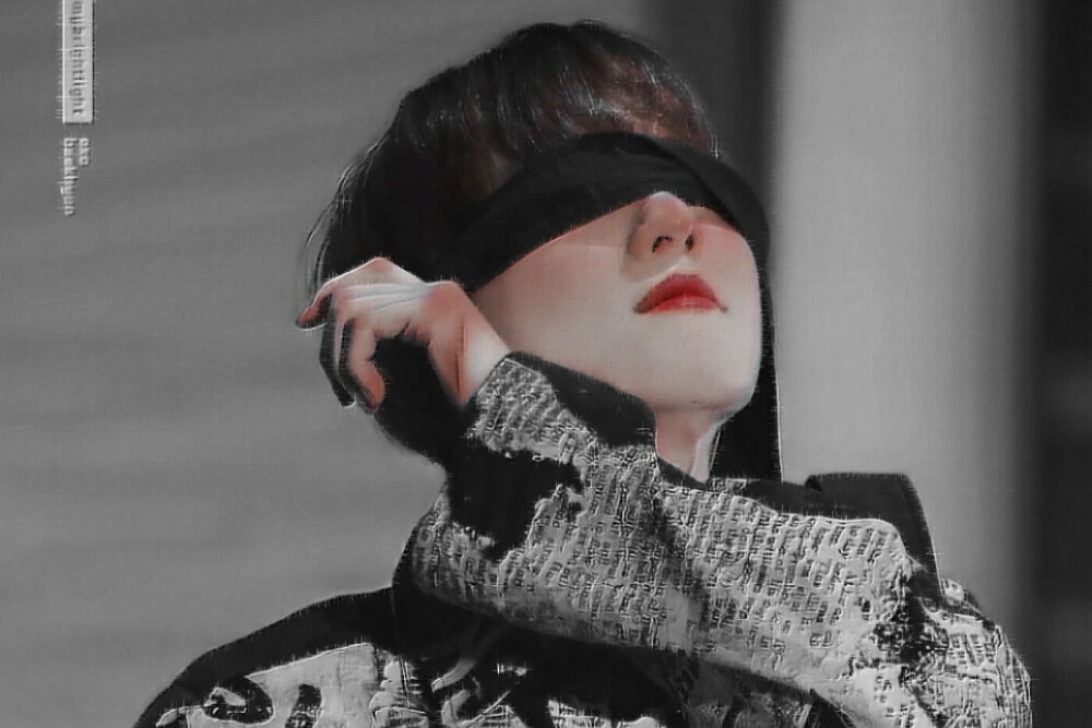 ︱BAEKHYUN︱
·
「禁忌」
·
“你……想看我的眼睛?”
·
“呵，小姑娘．我滿足你的願望”
·
原©mybrightlight56