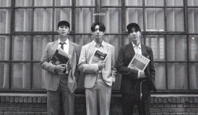 防弹少年团
cr.logo