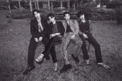 防弹少年团
cr.logo