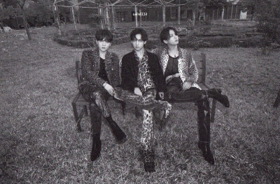 防弹少年团
cr.logo