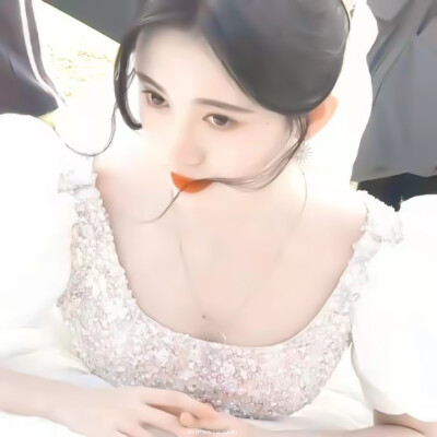 
鞠婧祎°
原江时树