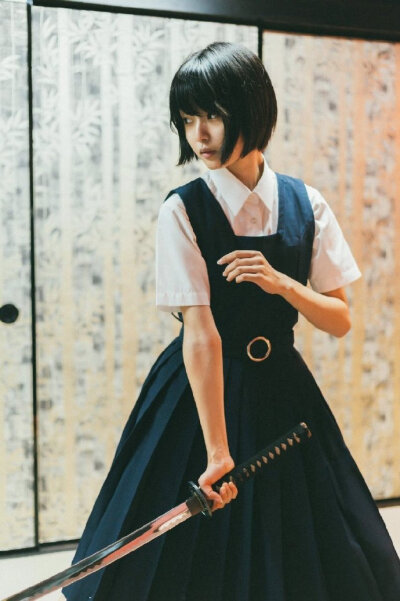 制服少女×日本刀，Tomoko Hoshi，穂紫朋子