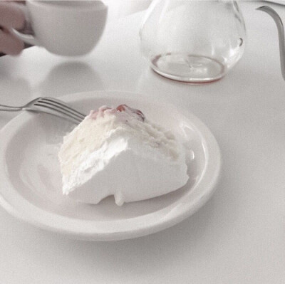 不吃蛋糕吃面条。
///乔礼。原截程鑫。