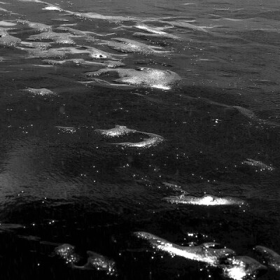 
“下雪了呢……”
